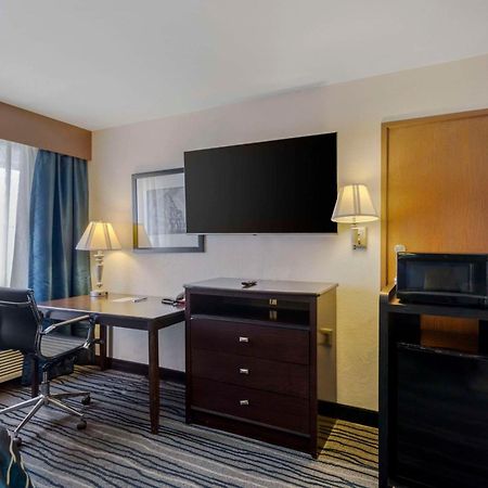 Comfort Inn & Suites ブレントウッド エクステリア 写真