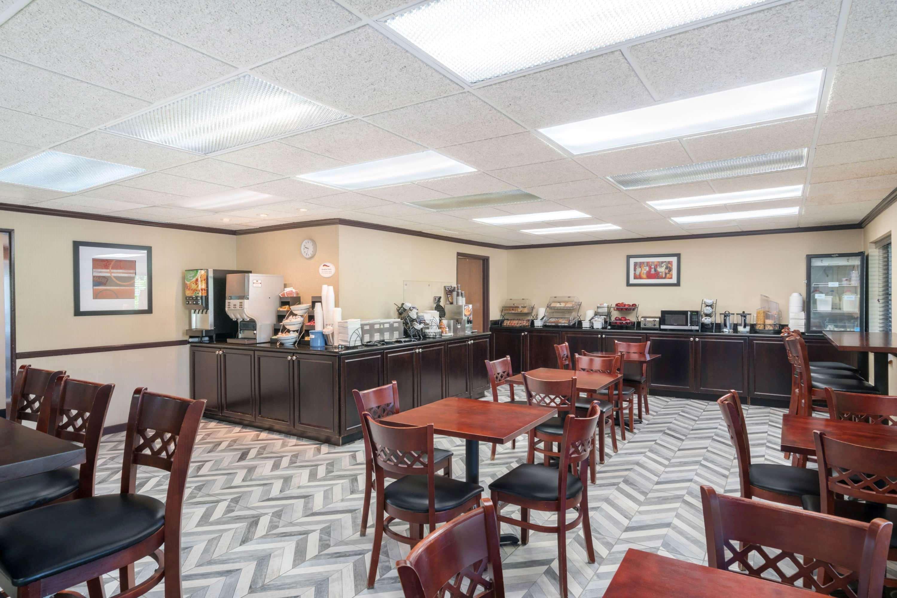 Comfort Inn & Suites ブレントウッド エクステリア 写真