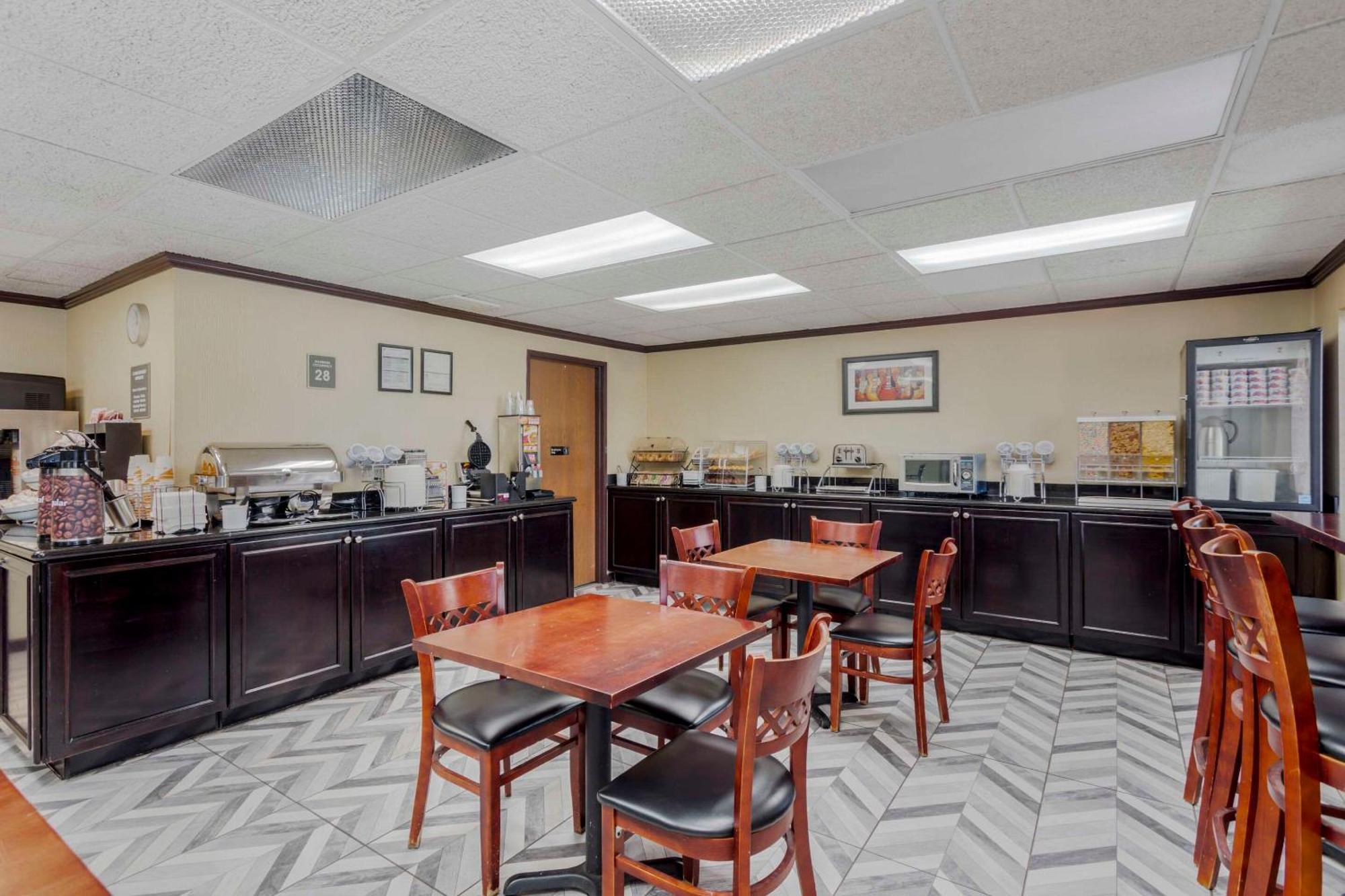 Comfort Inn & Suites ブレントウッド エクステリア 写真