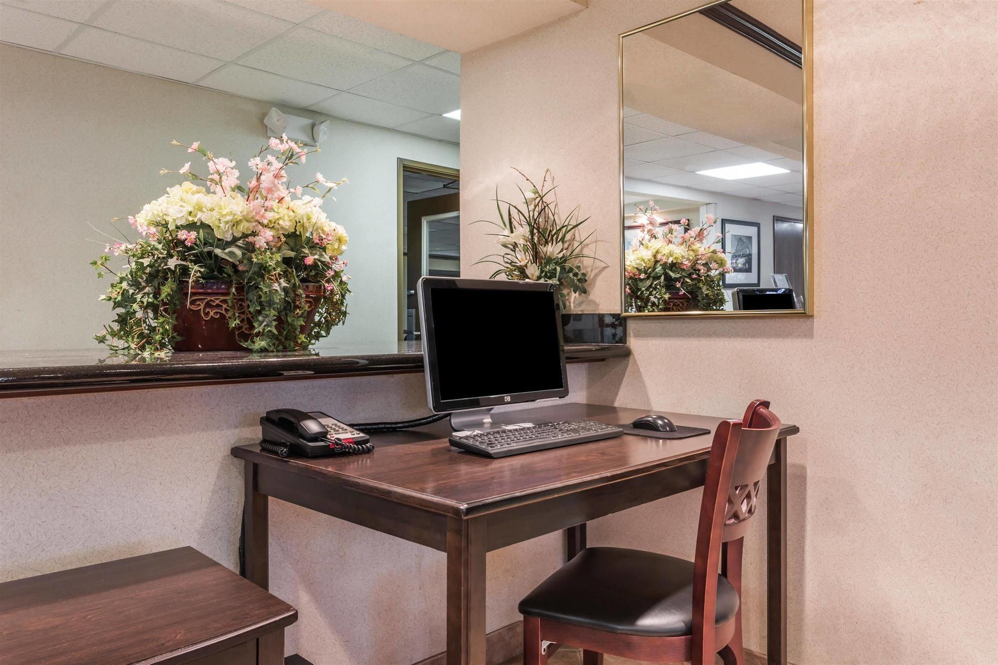 Comfort Inn & Suites ブレントウッド エクステリア 写真