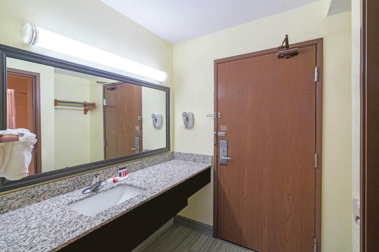 Comfort Inn & Suites ブレントウッド エクステリア 写真